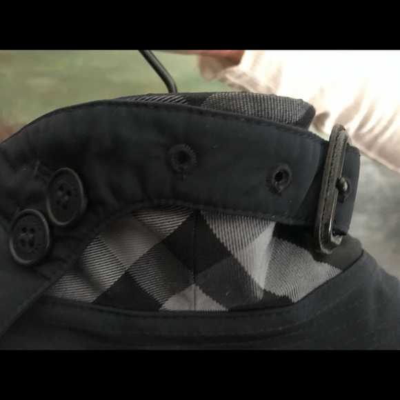 Burberry - London England - down filled trench - Picture 8 of 9
